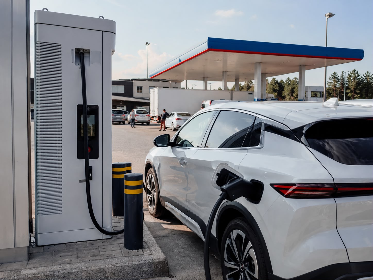 Akaryakıt İstasyonlarında Elektrikli Araç Şarjı